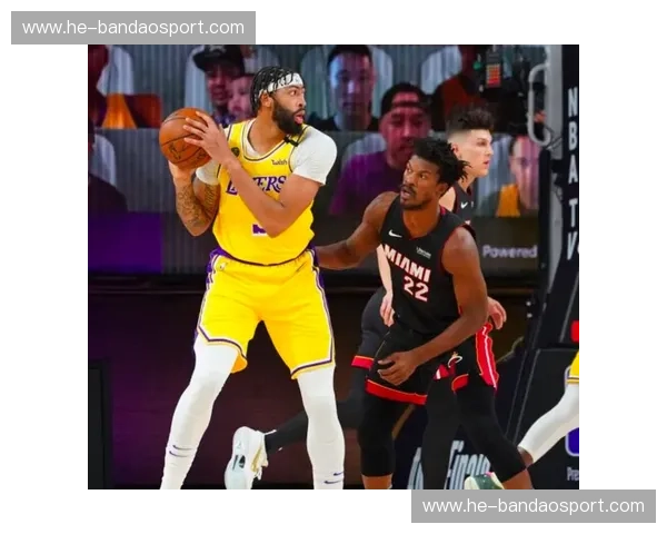 紫金荣耀对阵迈阿密铁血：NBA总决赛湖人vs热火，下一场究竟谁能执牛耳？